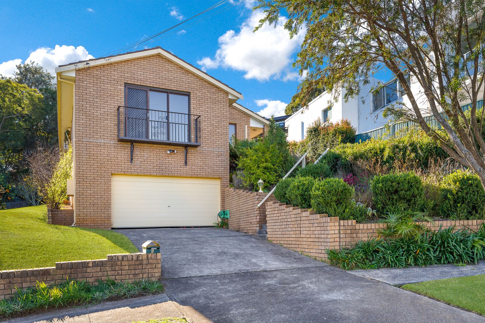 4 bedrooms House in 6 Vivyan Close DENISTONE NSW, 2114