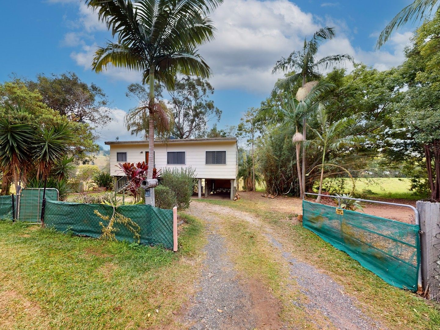 3 bedrooms House in 25 Main Street KIN KIN QLD, 4571