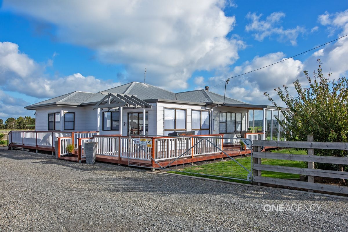 3 bedrooms House in 379 Giddens Road SMITHTON TAS, 7330