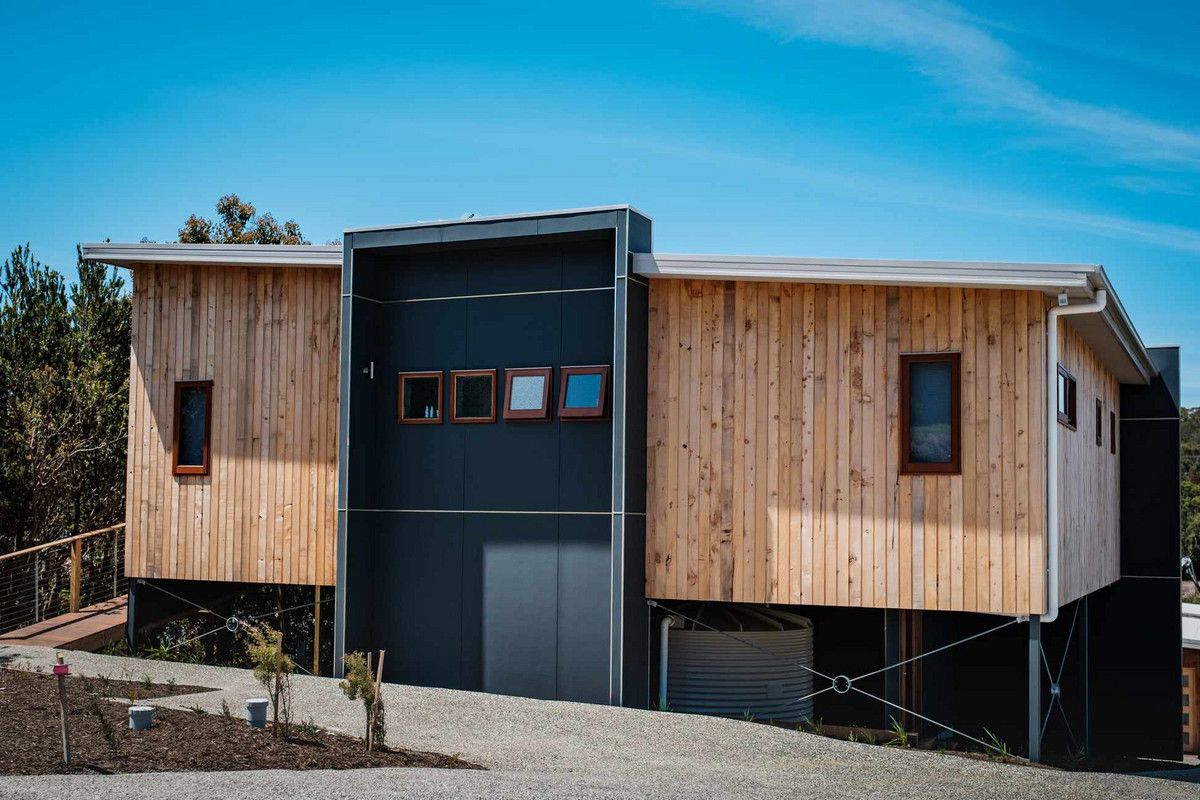 2 bedrooms Apartment / Unit / Flat in 1/26 Hazards View Drive COLES BAY TAS, 7215