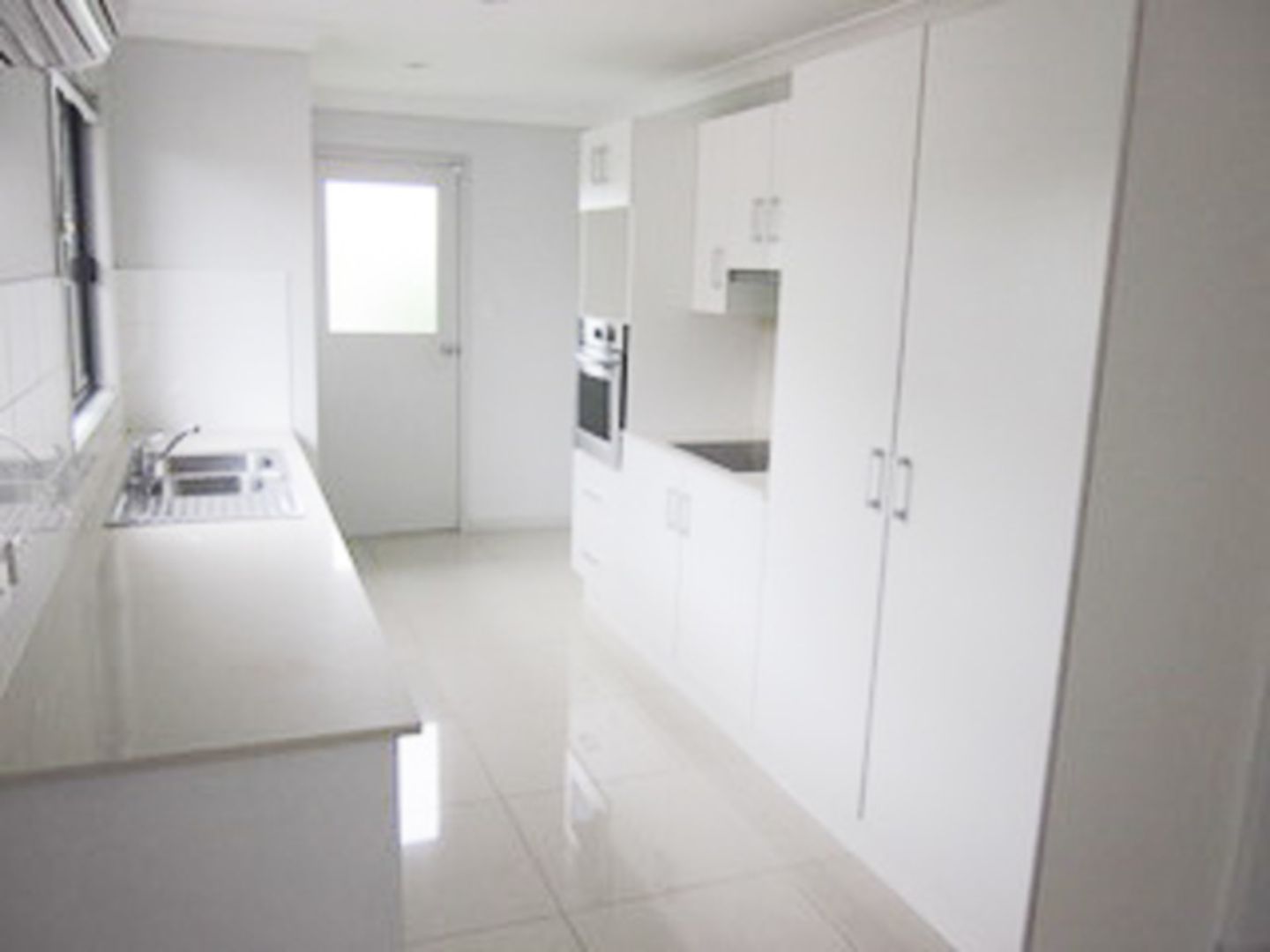 3 bedrooms Apartment / Unit / Flat in 2/19 Darnley Street ROCKLEA QLD, 4106