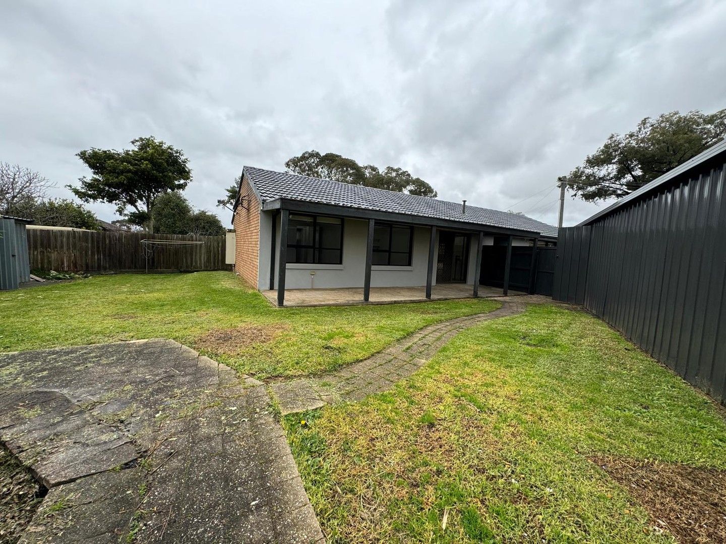 3 bedrooms House in 13 Robinson Crescent HAMPTON PARK VIC, 3976