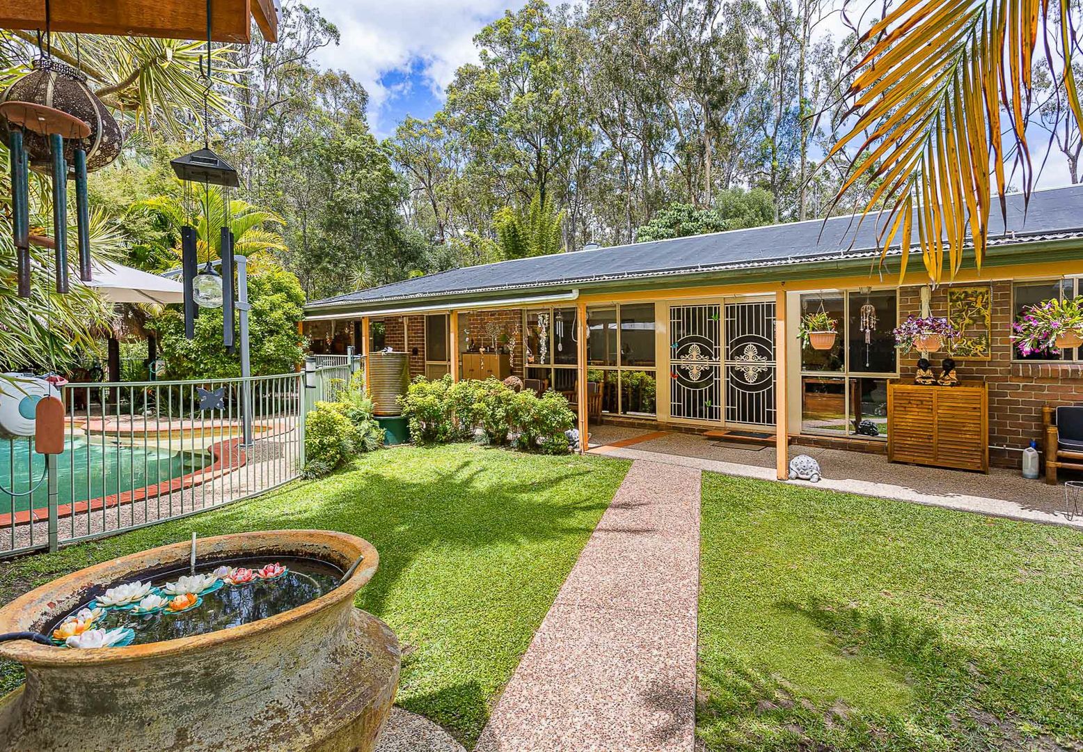 6 Rutherglen Court, Tallai QLD 4213, Image 2