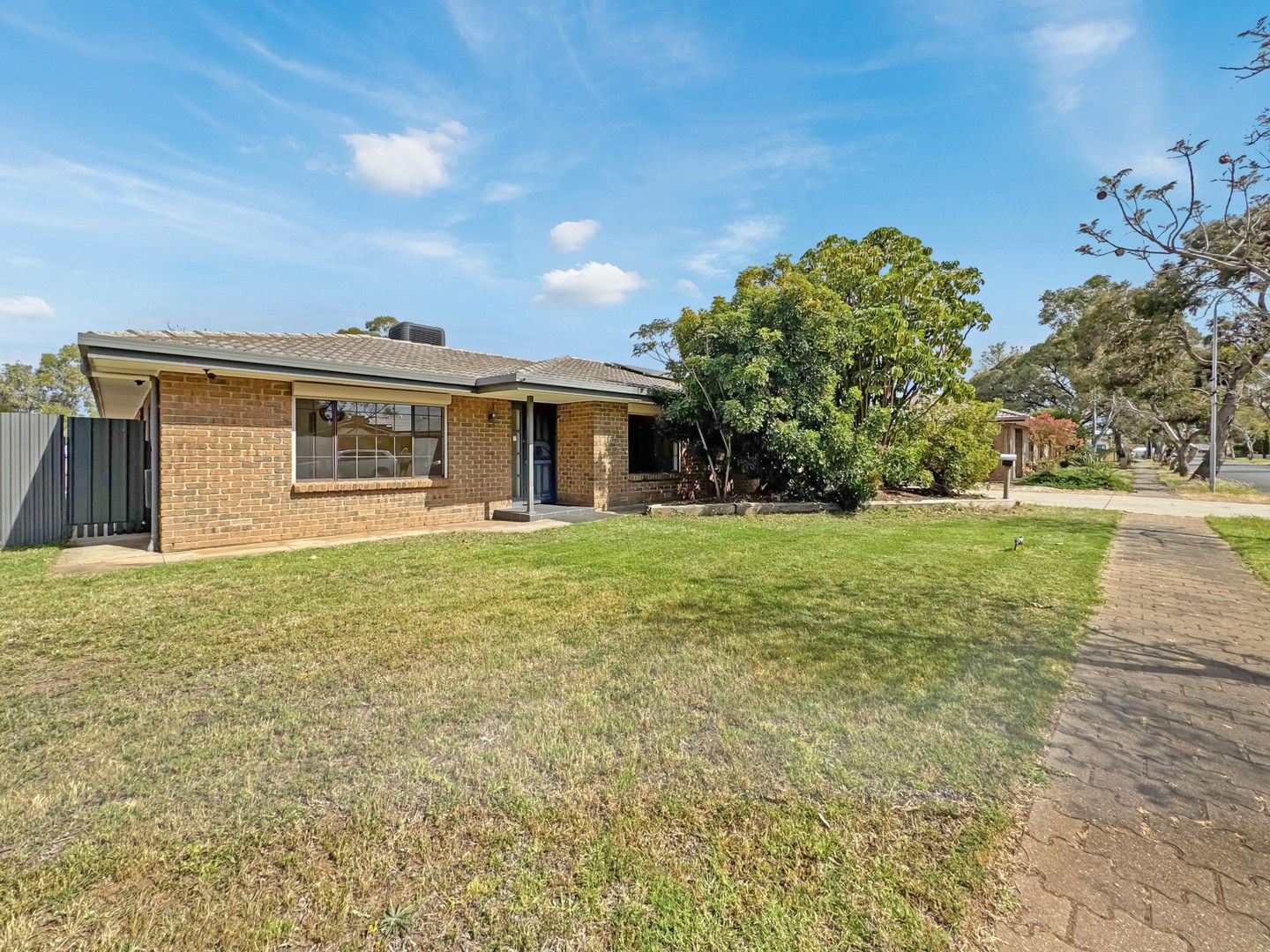 5 bedrooms House in 19 Pearson Street PARAFIELD GARDENS SA, 5107
