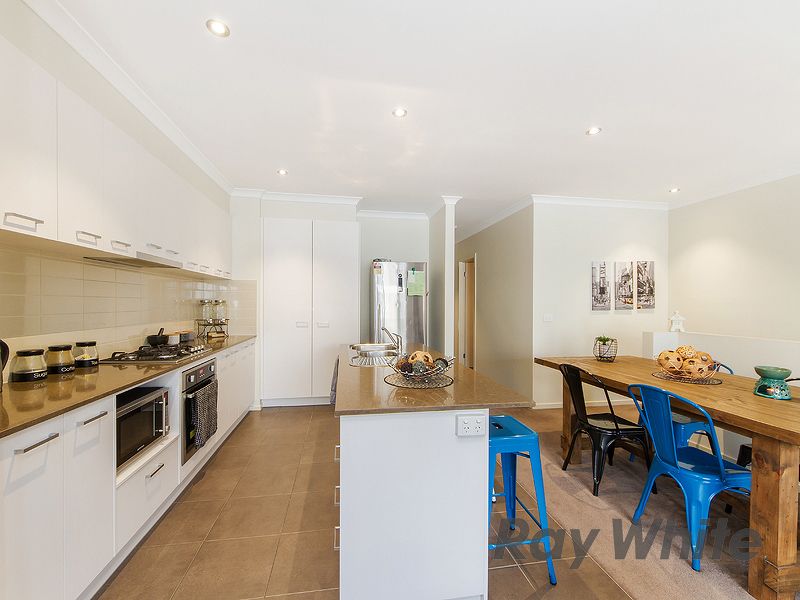 26/8 The Crossing, Caroline Springs VIC 3023, Image 2