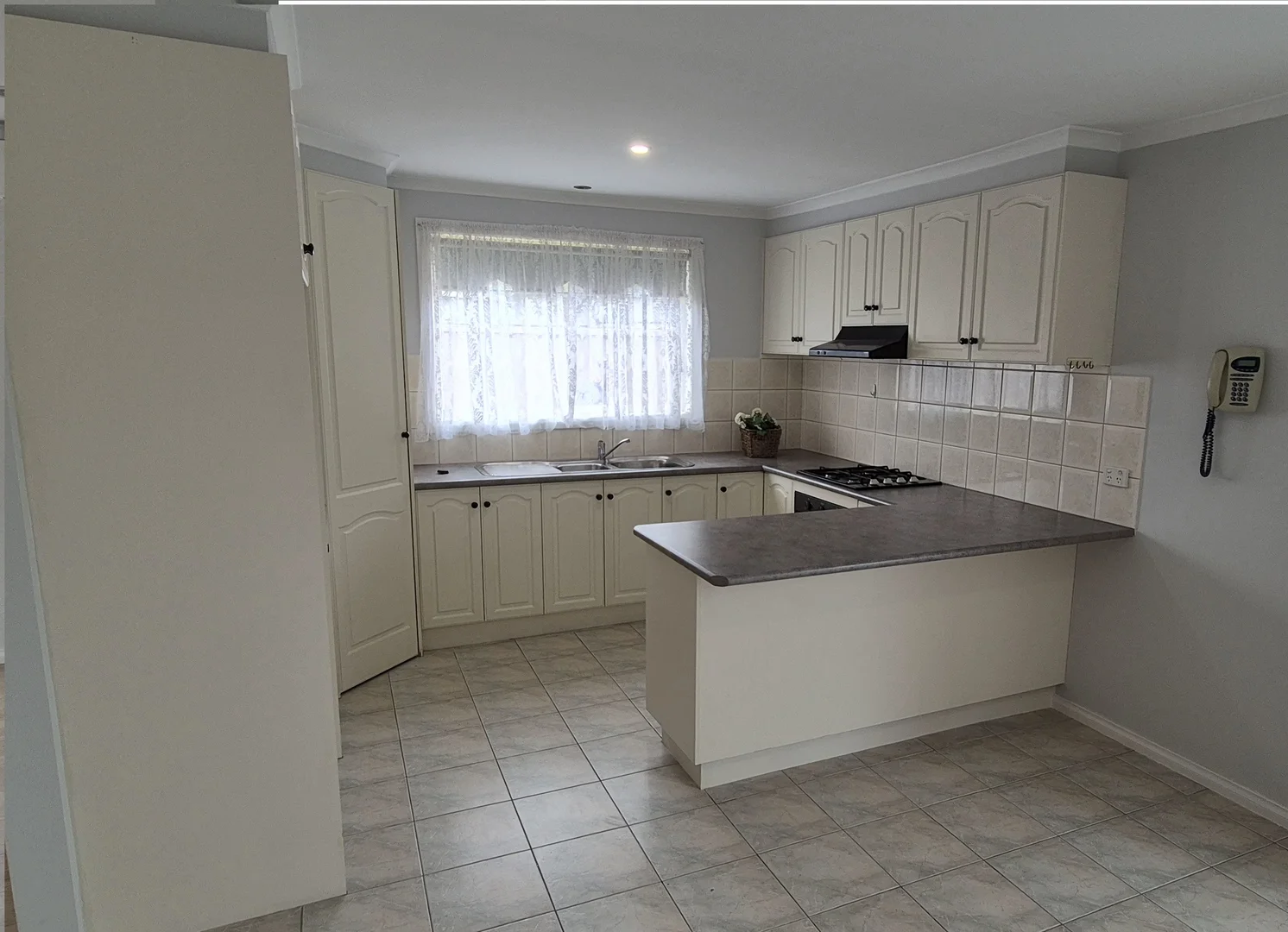 Additional image 3 of 2/14 View St, St Albans VIC 3021