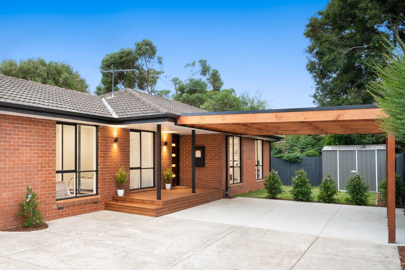3 bedrooms House in 2/9 Chauvel Street BENTLEIGH EAST VIC, 3165