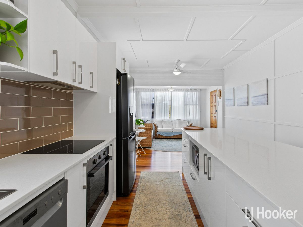 18 Bell Street, Woody Point QLD 4019, Image 2