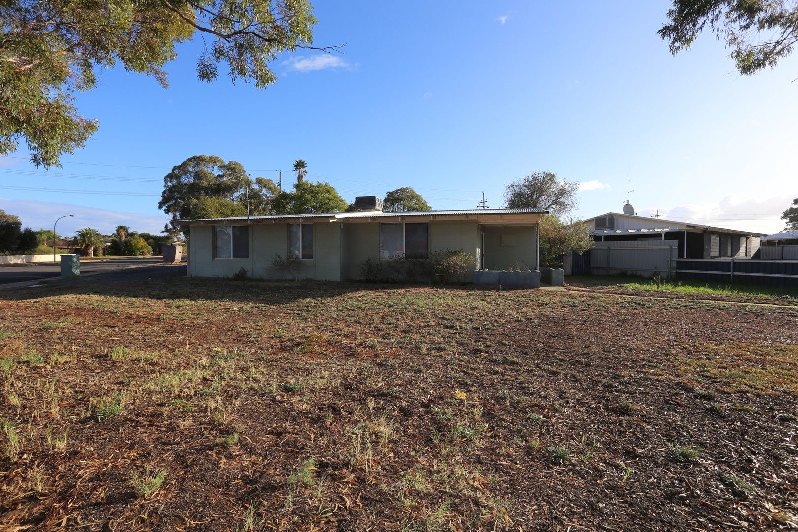 3 bedrooms House in 43 Bluebush Road KAMBALDA WEST WA, 6442