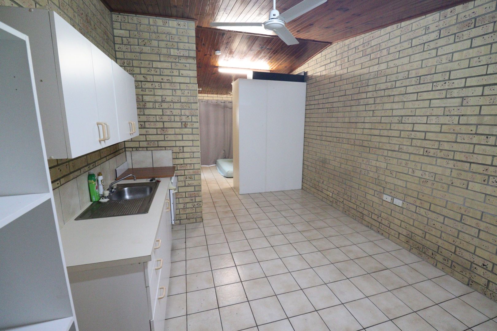 17/25-27 Conley Street, Ayr QLD 4807, Image 2