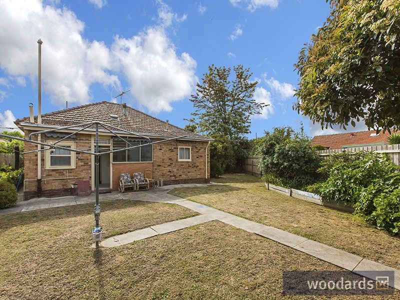 28 Howe Street, Murrumbeena VIC 3163, Image 2