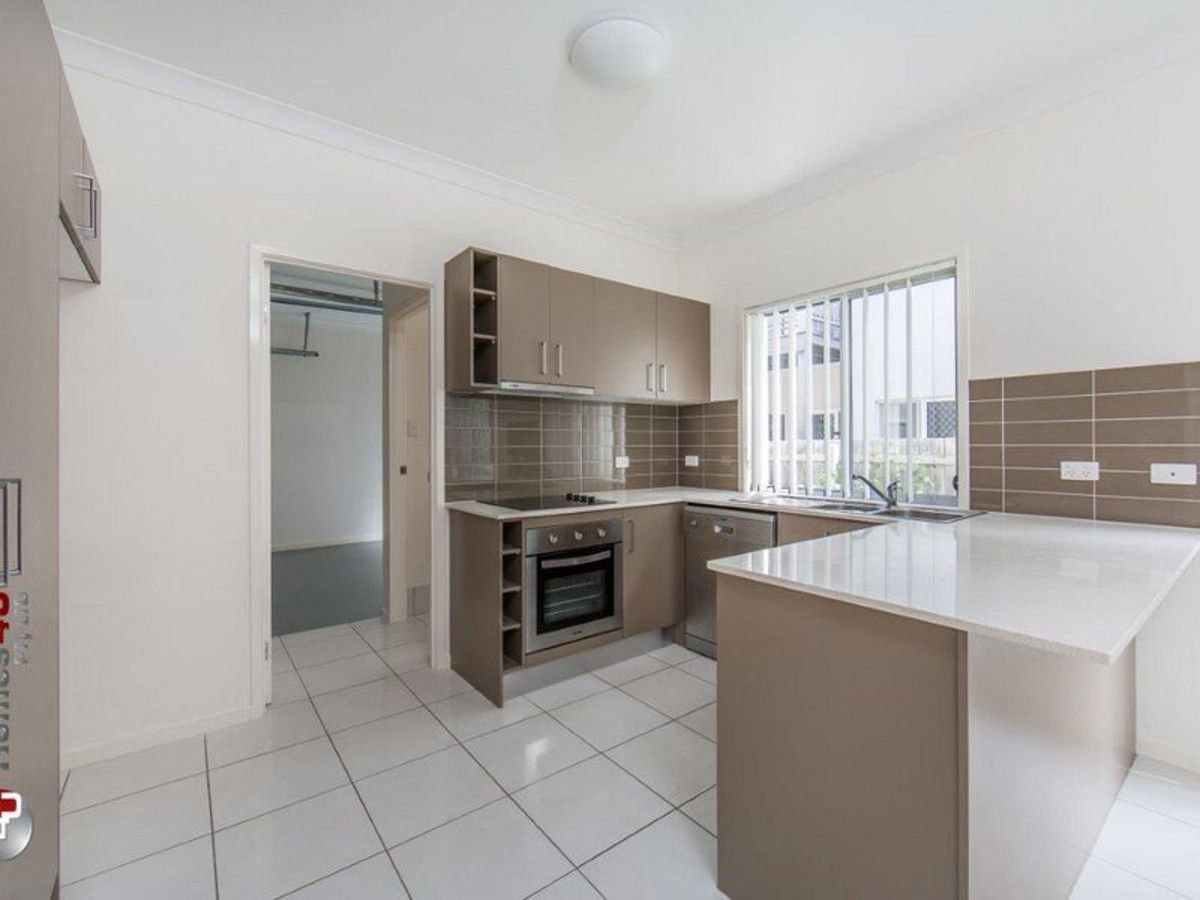 Unit 2/27 Tilley Street, Redcliffe QLD 4020, Image 2