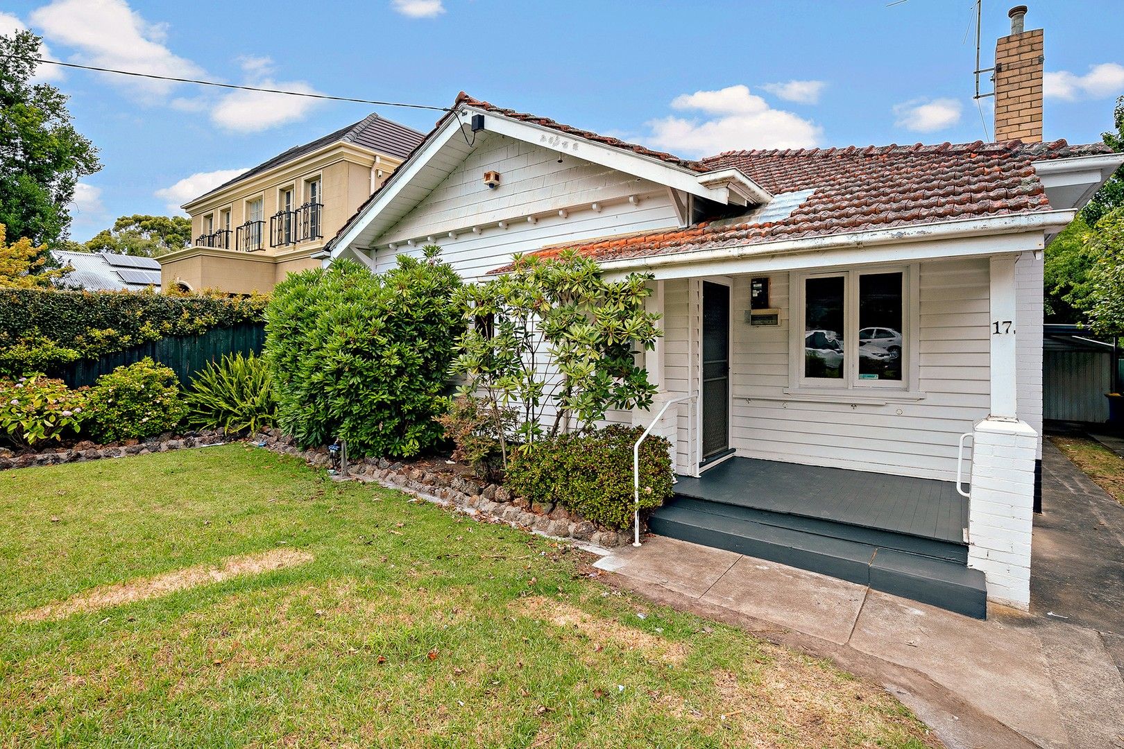 3 bedrooms House in 17 Bennett Street DEEPDENE VIC, 3103