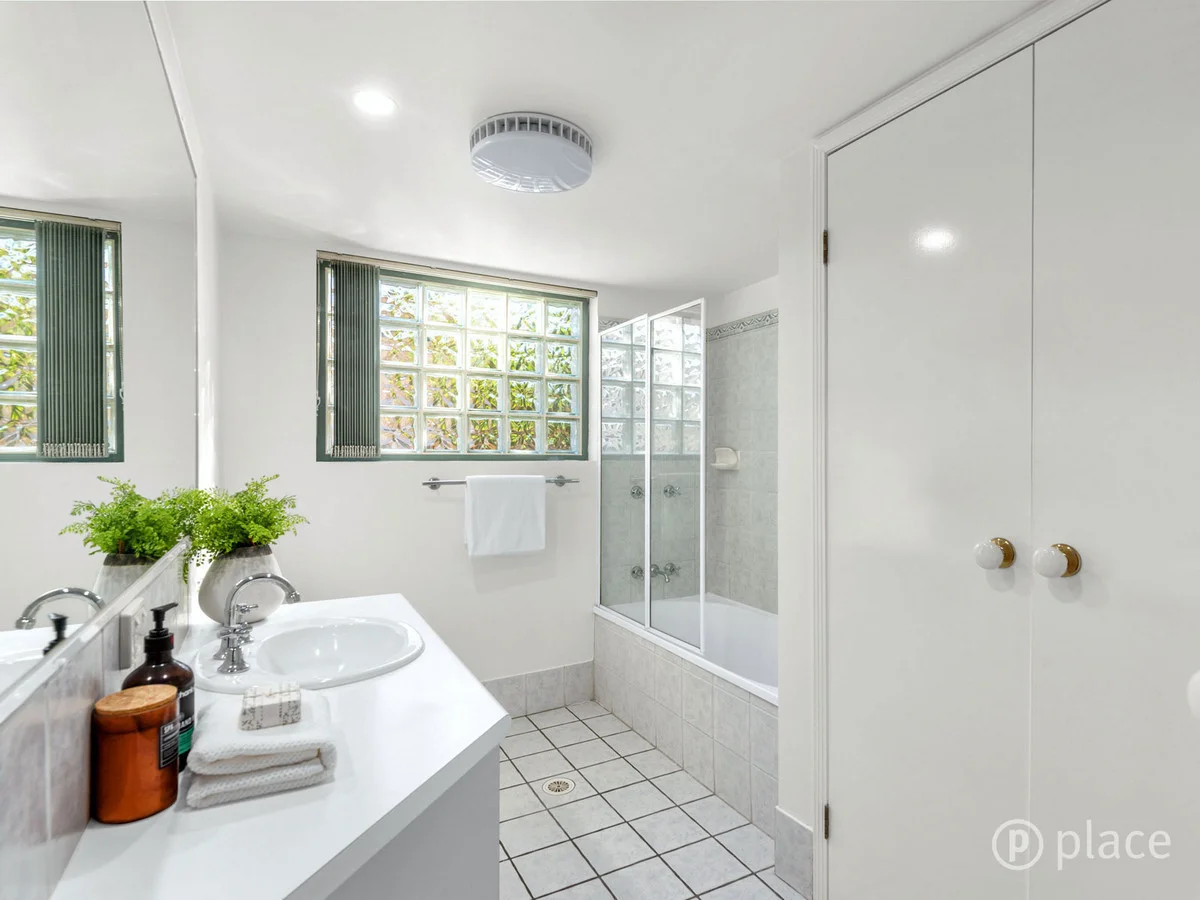 Additional image 8 of 3/68 Miles Street, Hawthorne QLD 4171