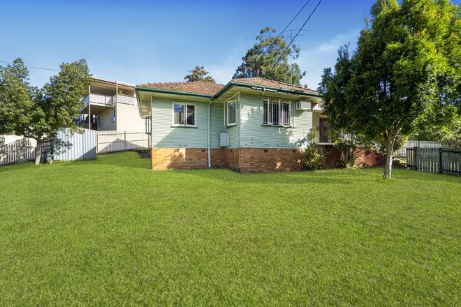 Picture of 17 Nealdon Street, HOLLAND PARK QLD 4121