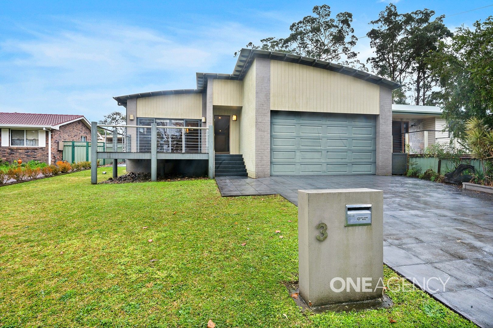 4 bedrooms House in 3 Bruce Street ST GEORGES BASIN NSW, 2540
