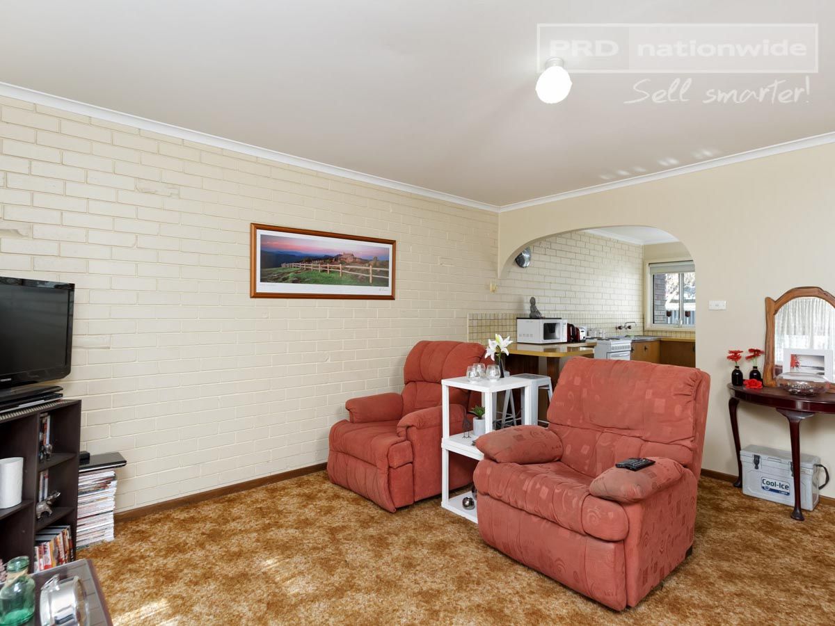 1&2/1 Nicholi Crescent, LAKE ALBERT NSW 2650, Image 1