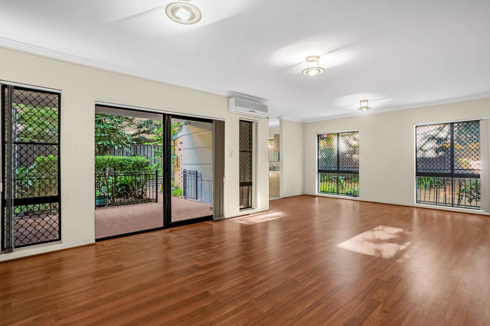 2/7 Bembridge Street, Carlton NSW 2218, Image 1