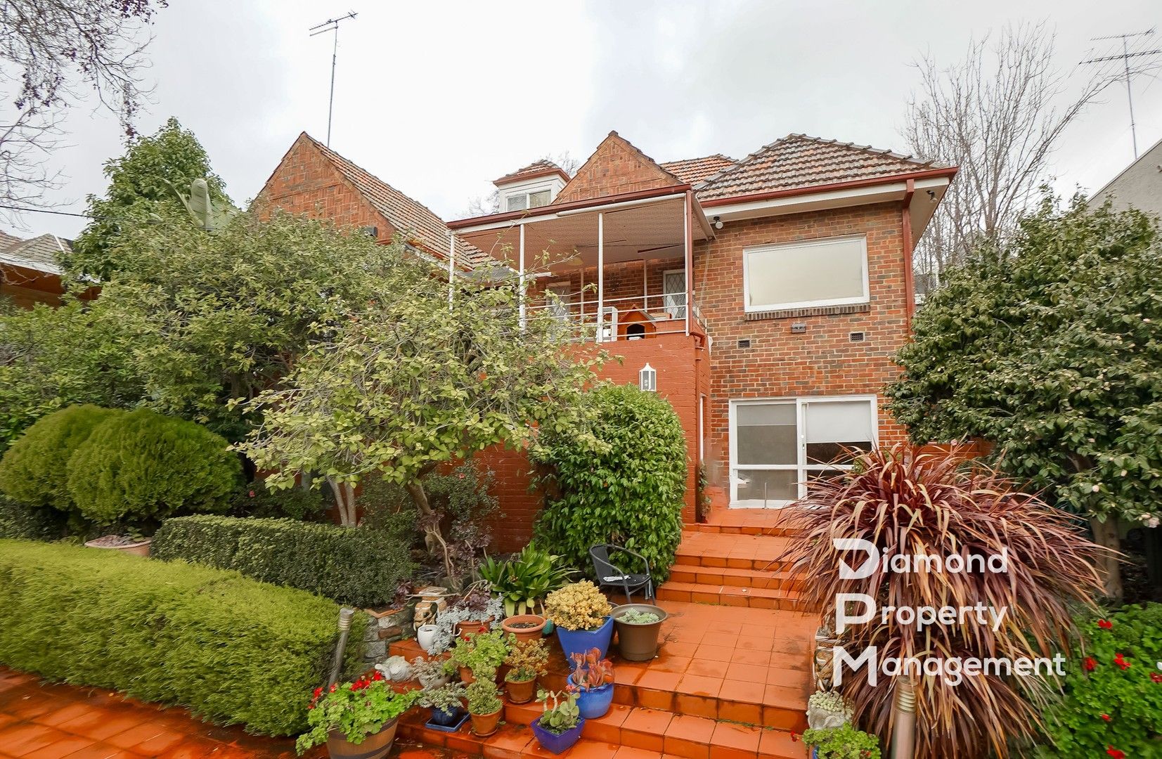 5 bedrooms House in 17 Yarravale Road KEW VIC, 3101