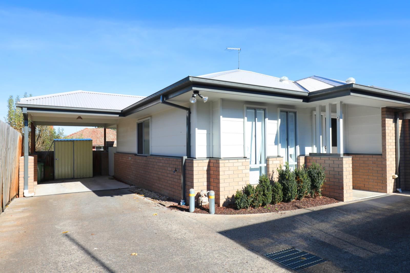 3 bedrooms House in 9a Fox Court JACANA VIC, 3047