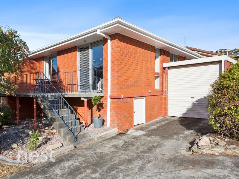 2/2 Suncoast Drive, Blackmans Bay TAS 7052, Image 2