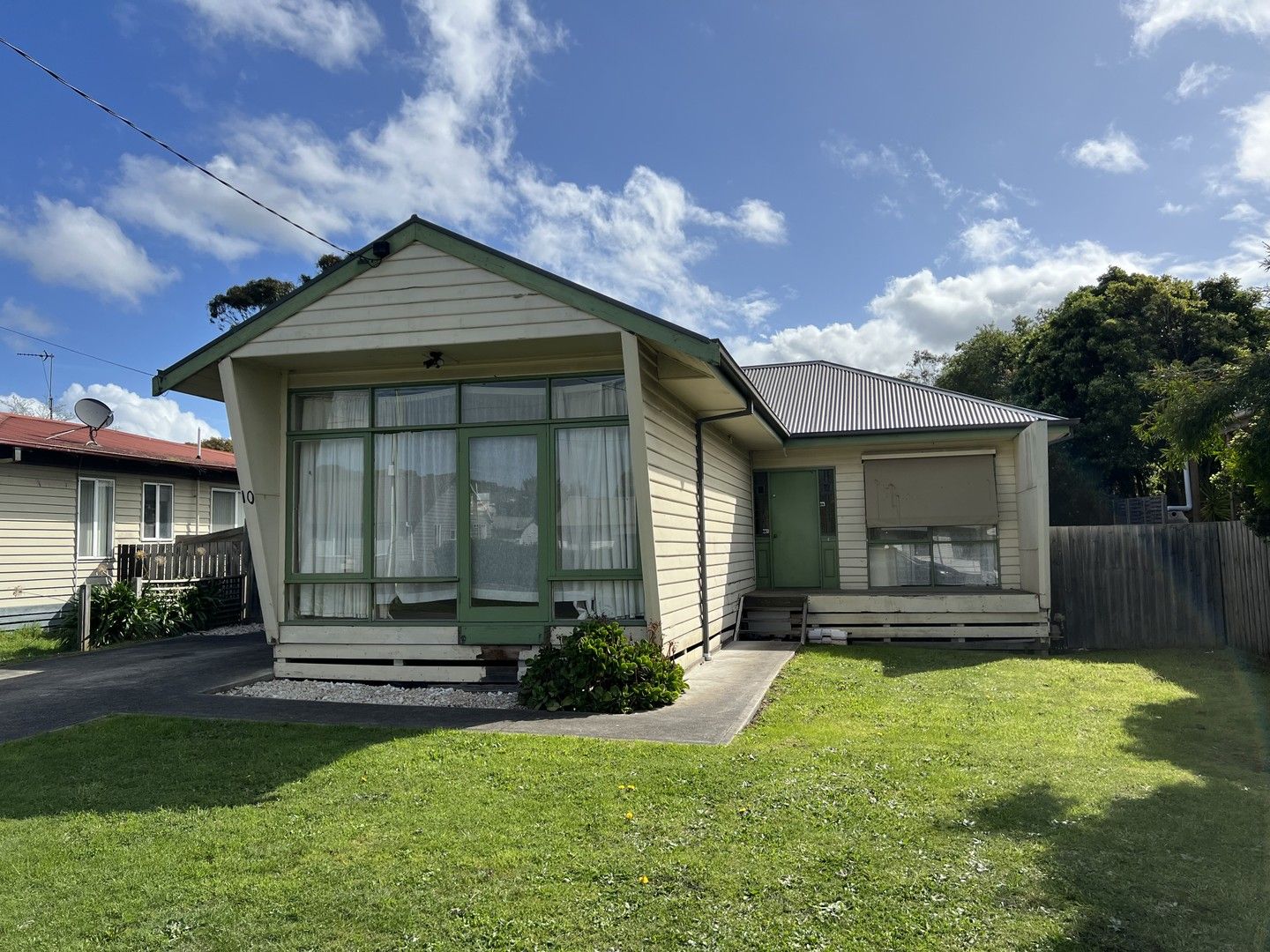 10 Kent Street, Moe VIC 3825 House For Rent 430 Domain