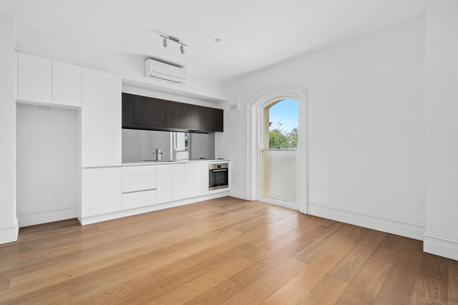 2 bedrooms Apartment / Unit / Flat in 1/4 Anderson Street WEST MELBOURNE VIC, 3003