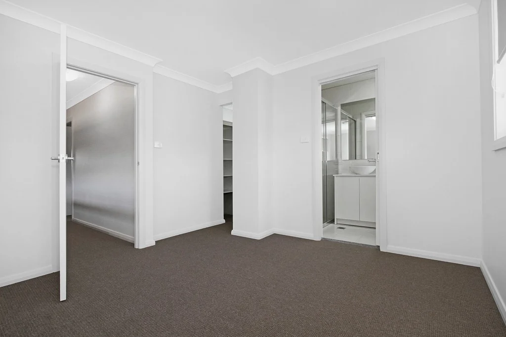 Additional image 6 of 47 Southern Cross Drive, Middleton Grange NSW 2171