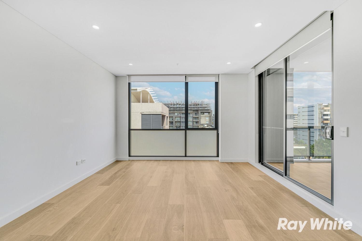 2 bedrooms Apartment / Unit / Flat in 1004/27 Church Avenue MASCOT NSW, 2020