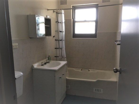 2 bedrooms Apartment / Unit / Flat in 23 Harriis St HARRIS PARK NSW, 2150