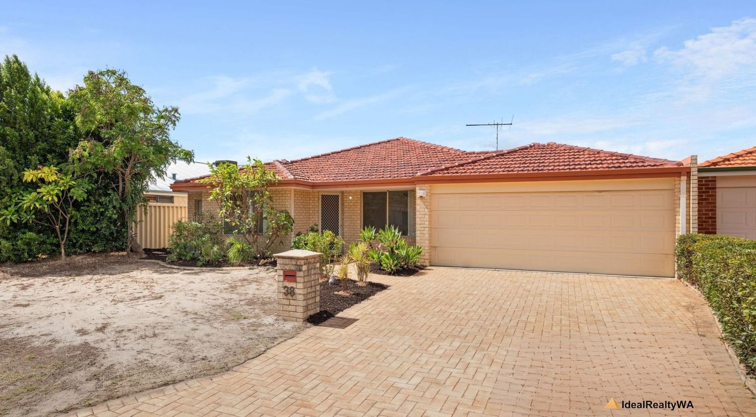 3 bedrooms House in 38 Lansdowne Entrance CANNING VALE WA, 6155
