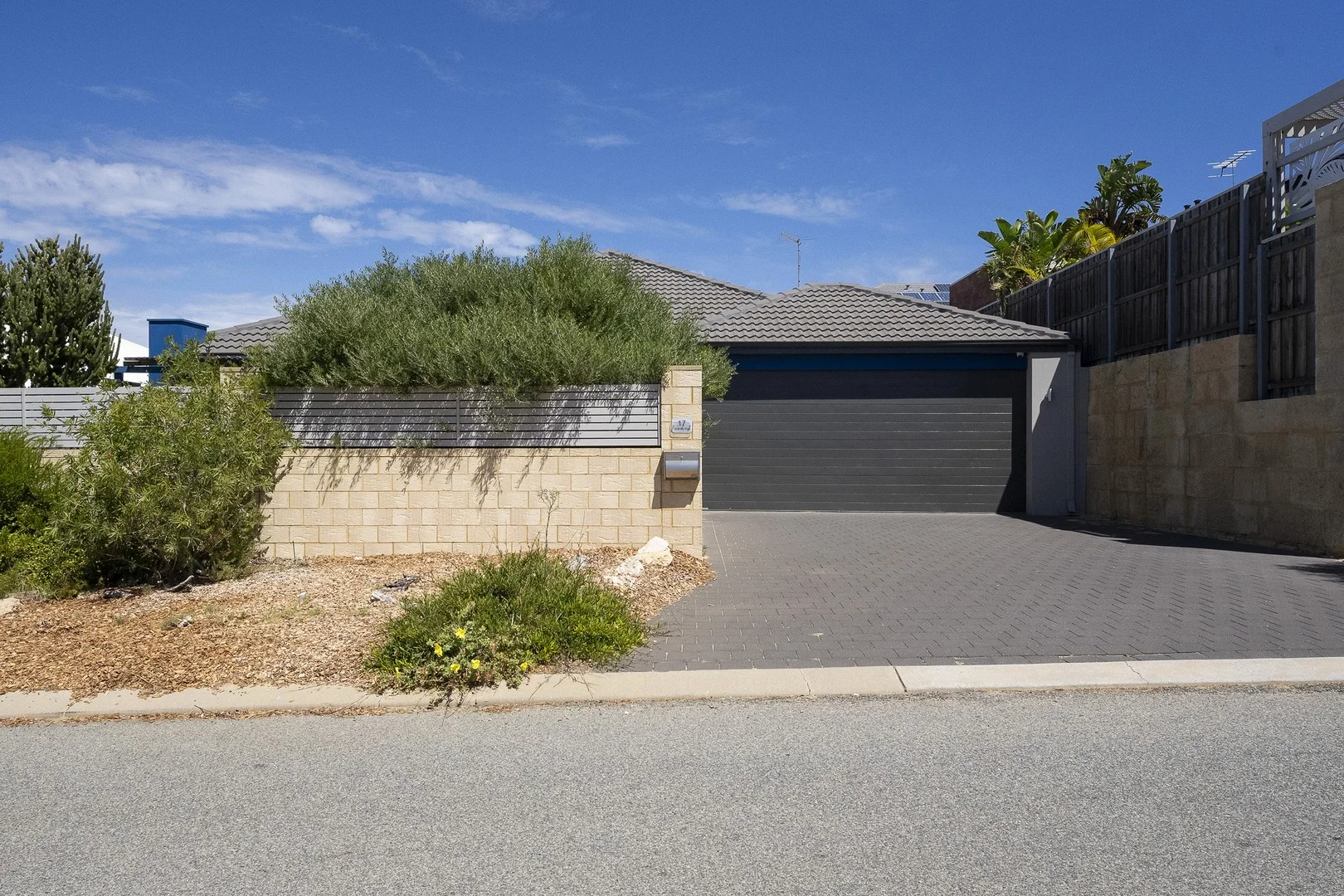 17 Teneriffe Rise, Halls Head WA 6210