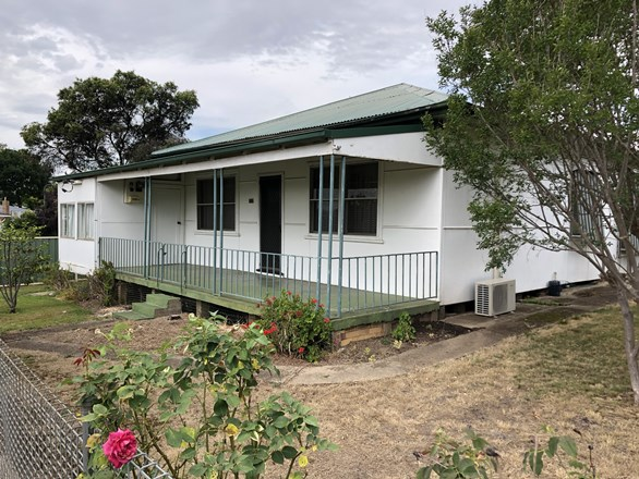 120 Broughton Street, Tumut NSW 2720