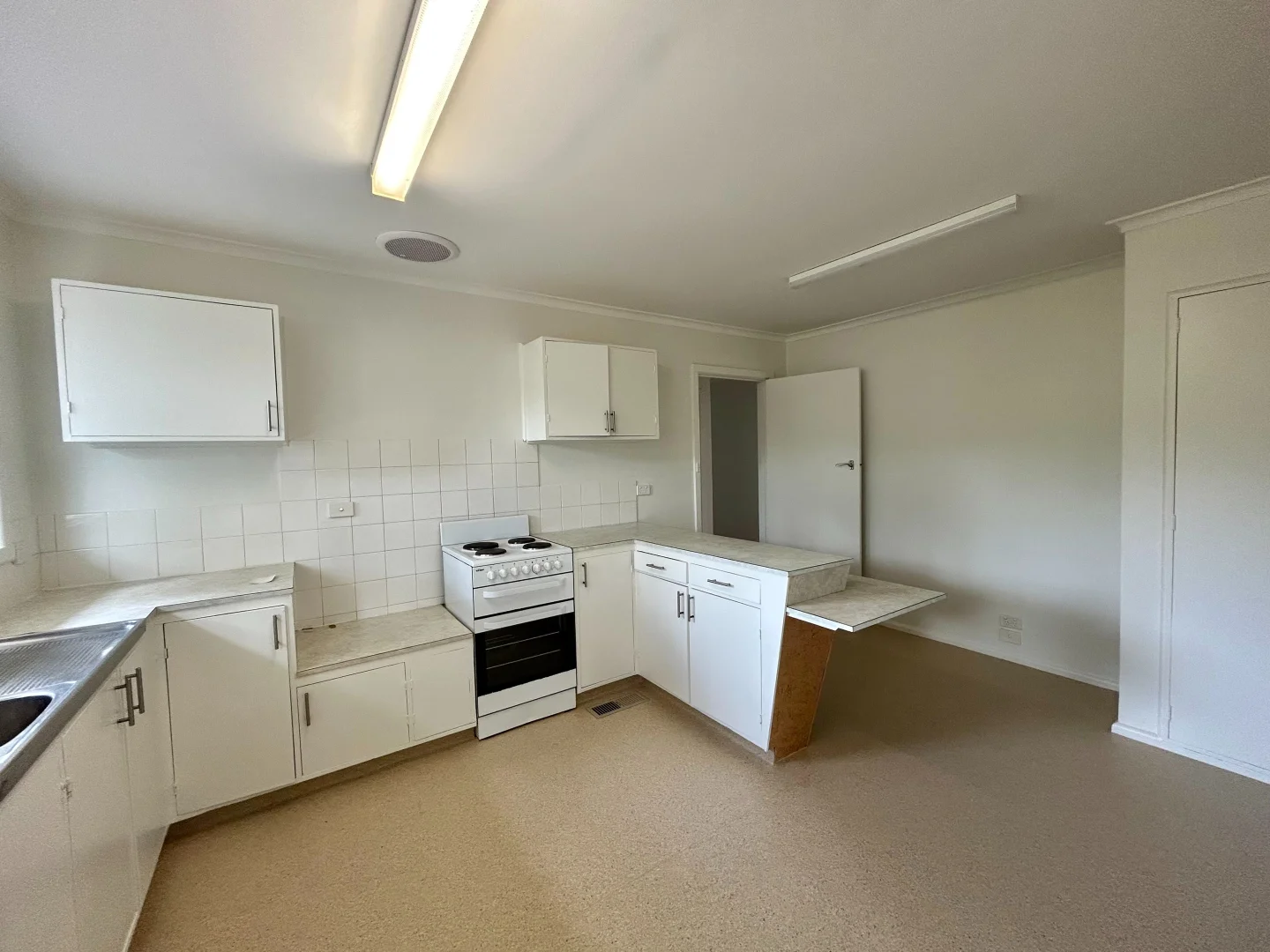 Additional image 3 of 32 Hillcrest Rd, Frankston VIC 3199