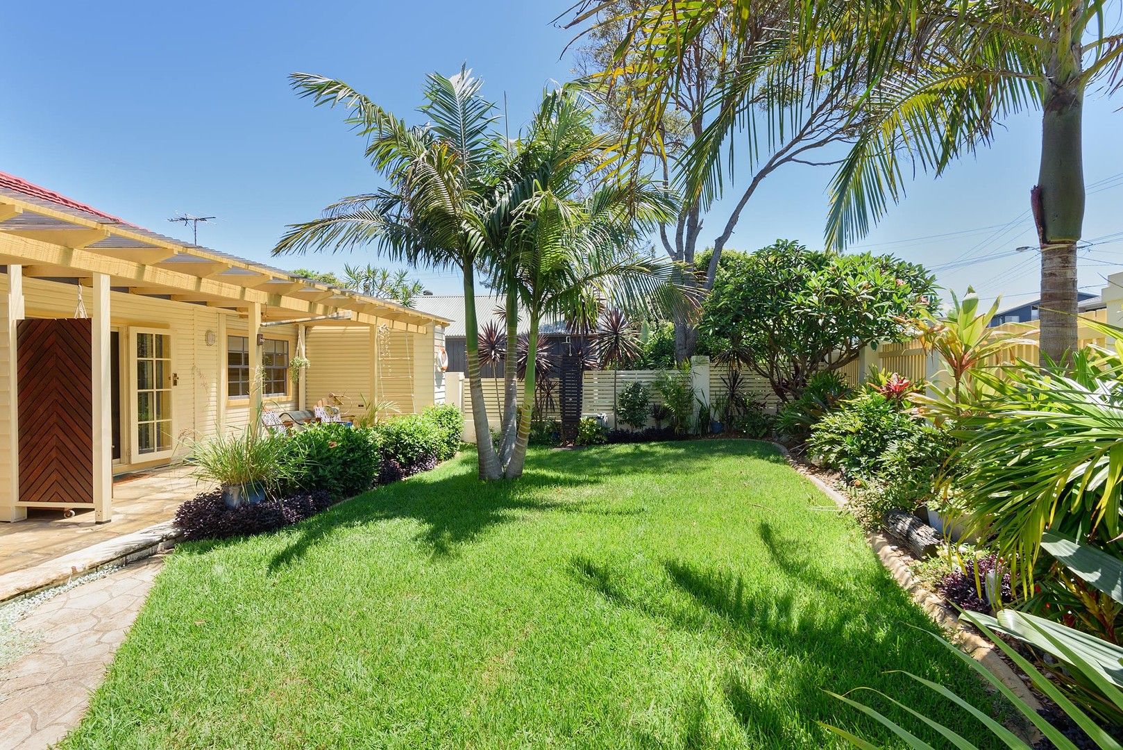 3 bedrooms House in 53 Pitt Road NORTH CURL CURL NSW, 2099