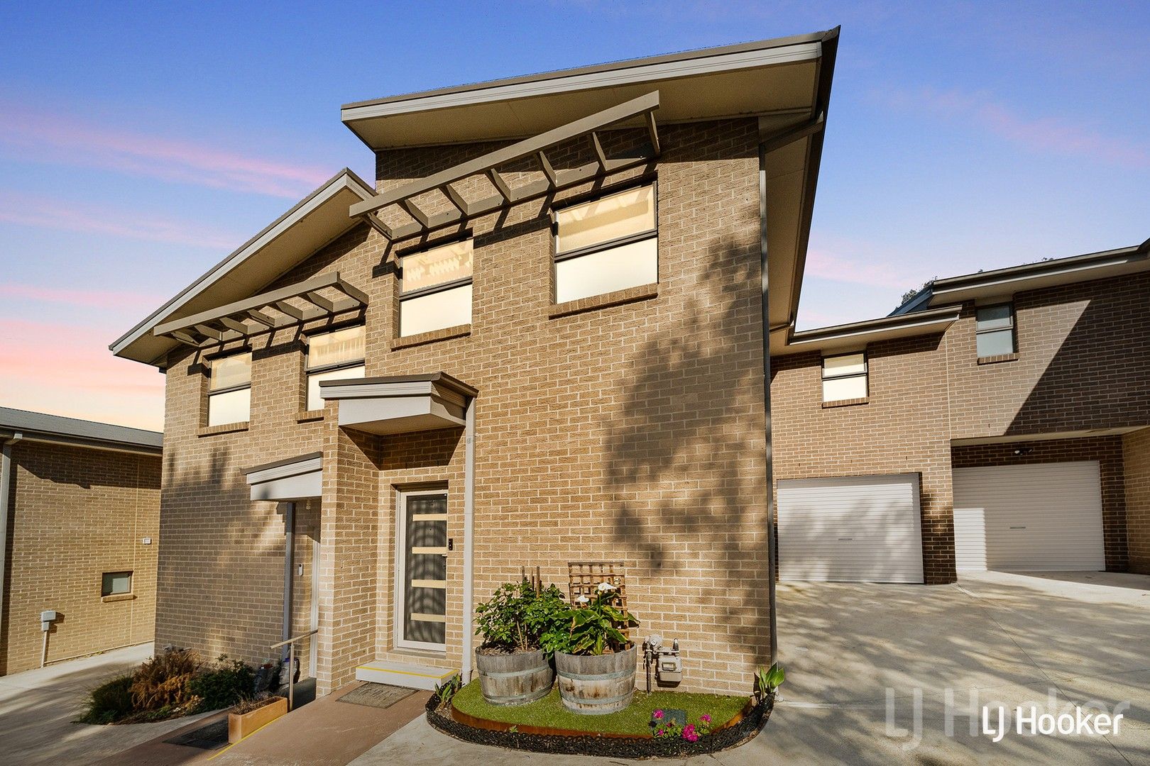 3 bedrooms Townhouse in 2/69 Gilmore Road QUEANBEYAN NSW, 2620