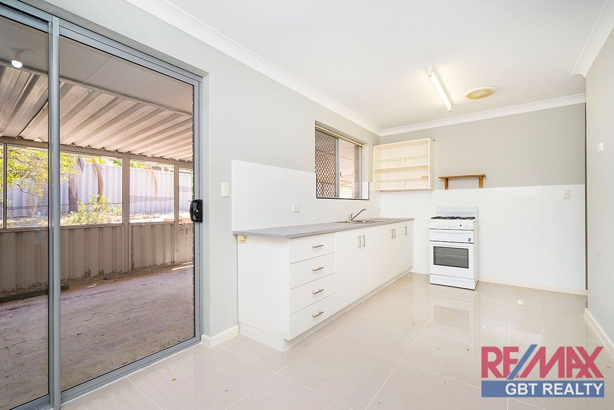 12 Woodford Court, Koondoola WA 6064, Image 2