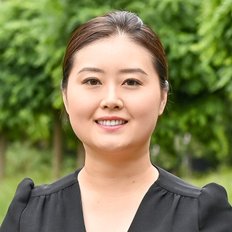 Cecilia Yao, Sales representative