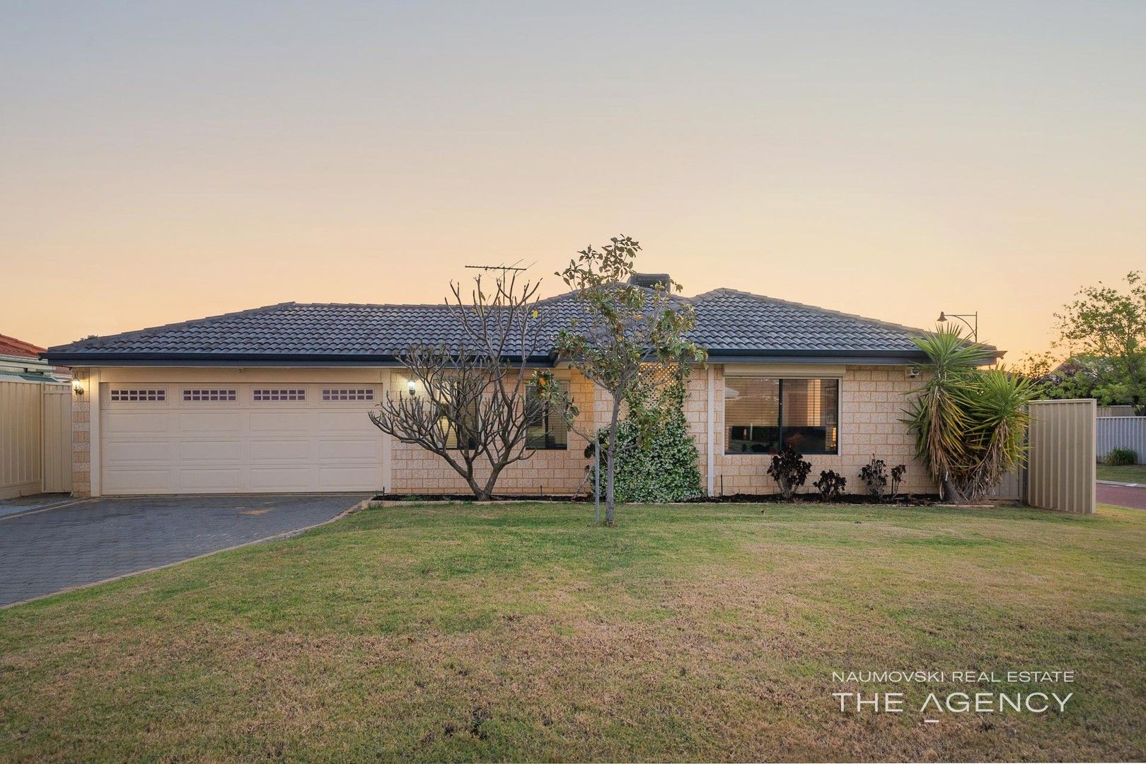4 bedrooms House in 10 Mandon Street FORRESTFIELD WA, 6058