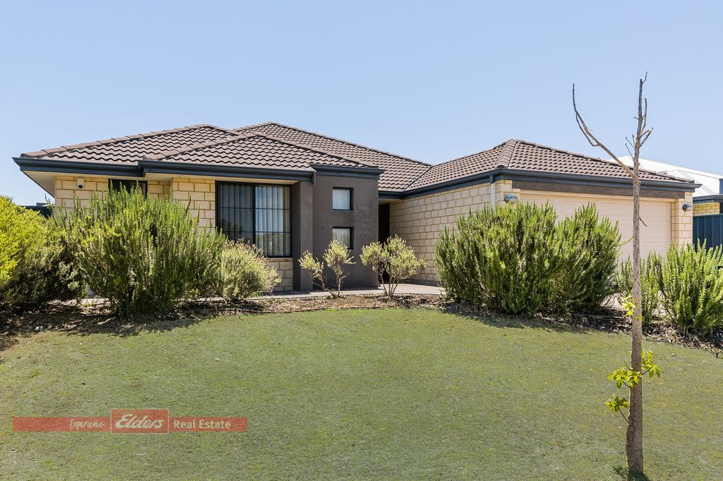 4 bedrooms House in 10 Flame Tree Loop BALDIVIS WA, 6171