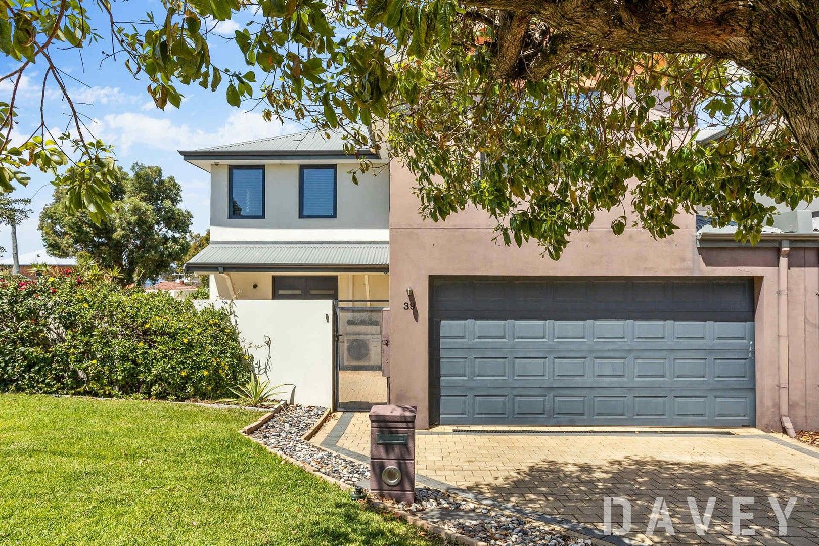 39 Purslowe Street, Mount Hawthorn WA 6016, Image 0