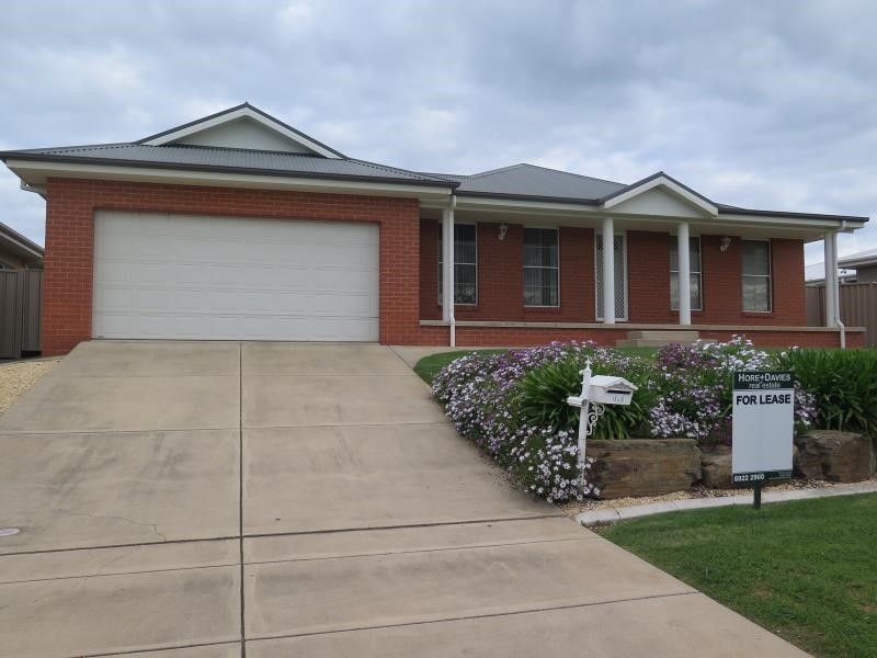 4 bedrooms House in 44 Yarrawah Cres BOURKELANDS NSW, 2650