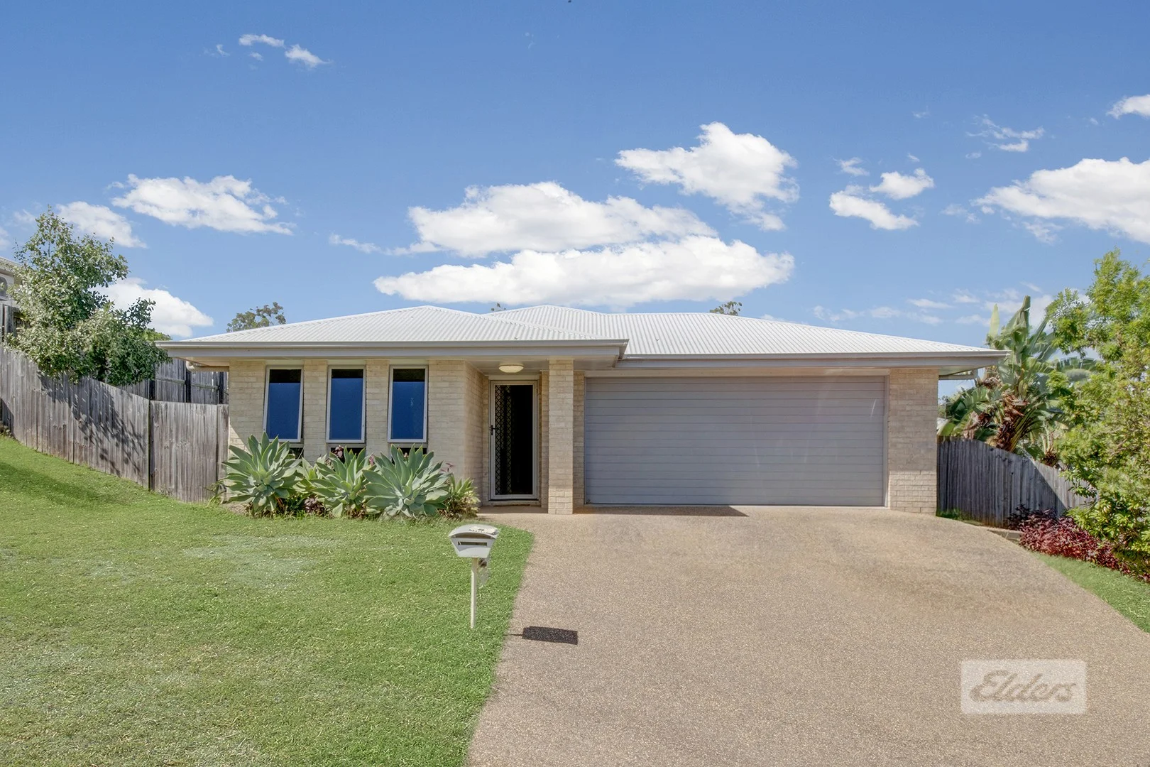 8 Namadgi Terrace, New Auckland QLD 4680