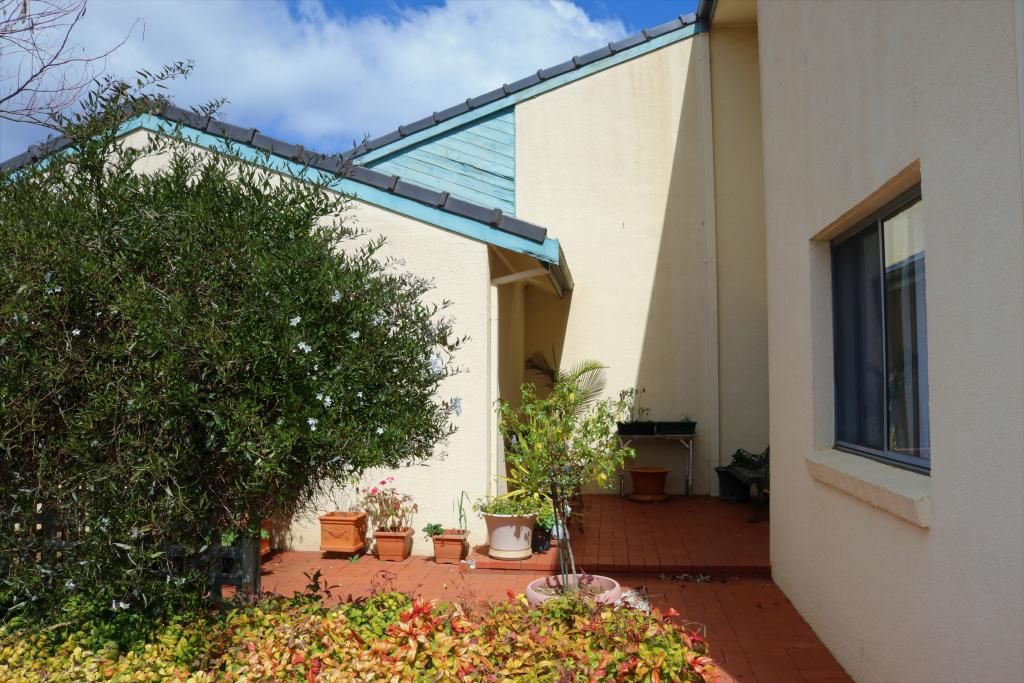 3/4 Old Barracks Lane, Young NSW 2594, Image 0