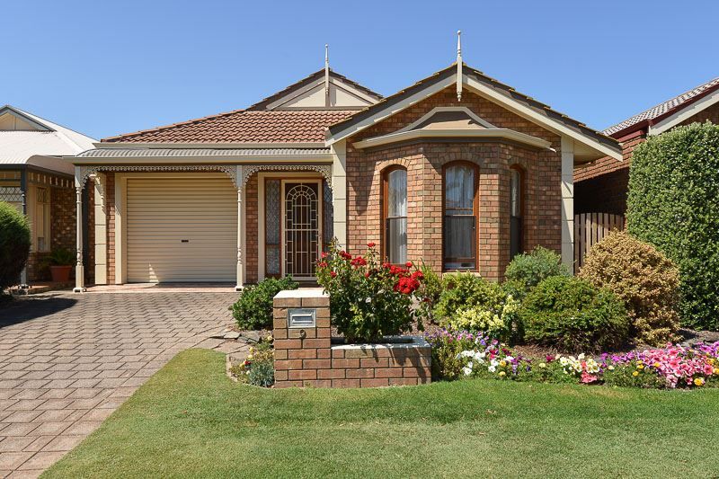 3 bedrooms House in 9 Lakeside Circuit ENCOUNTER BAY SA, 5211