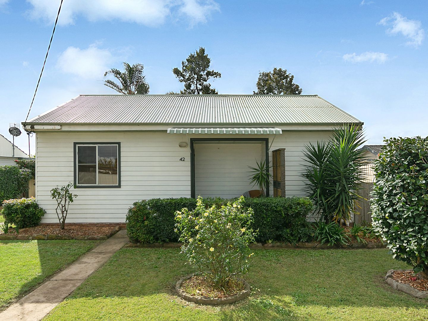 42 Anzac Avenue, Cessnock NSW 2325, Image 1