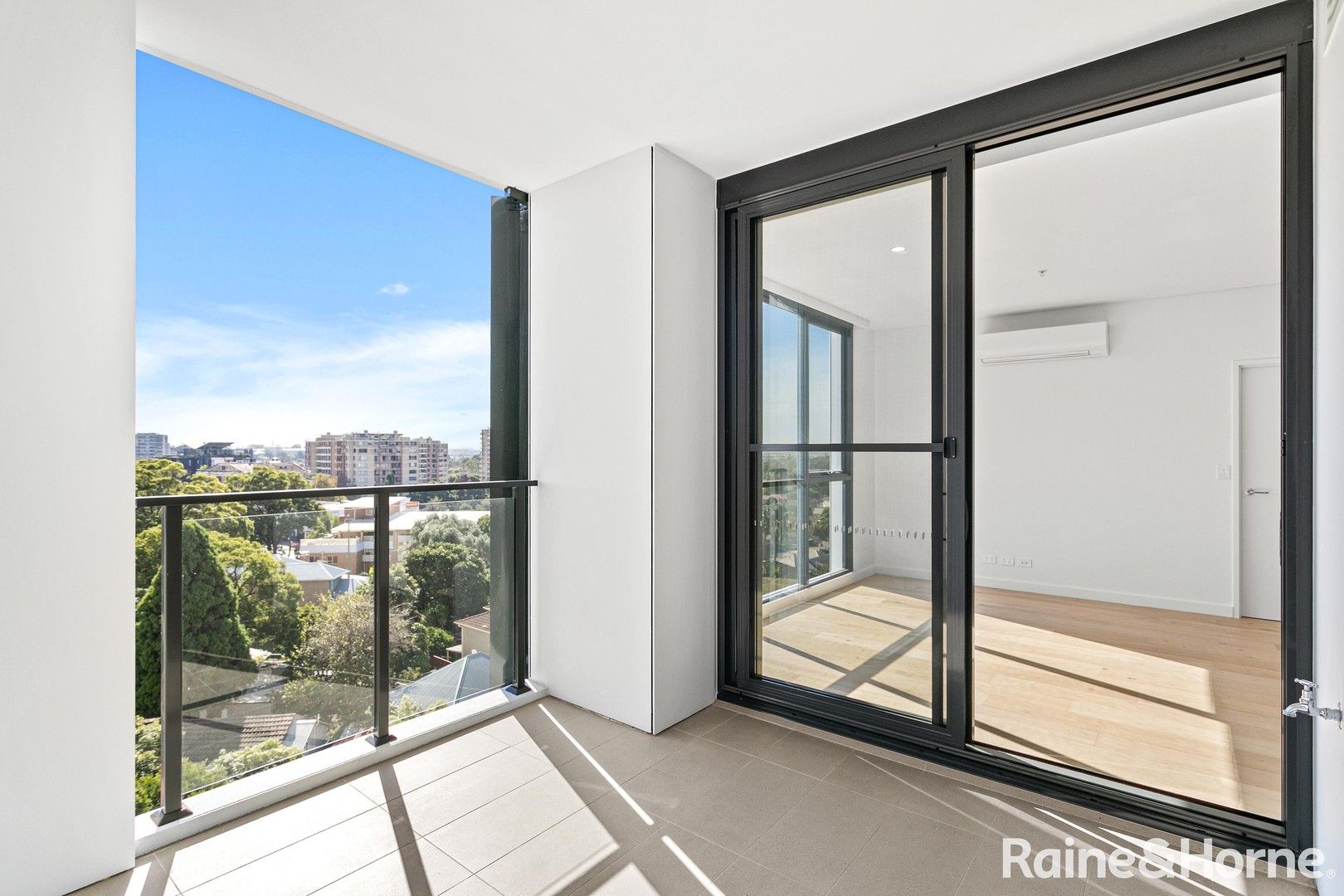 2 bedrooms Apartment / Unit / Flat in 605/12 Stanley Street KOGARAH NSW, 2217