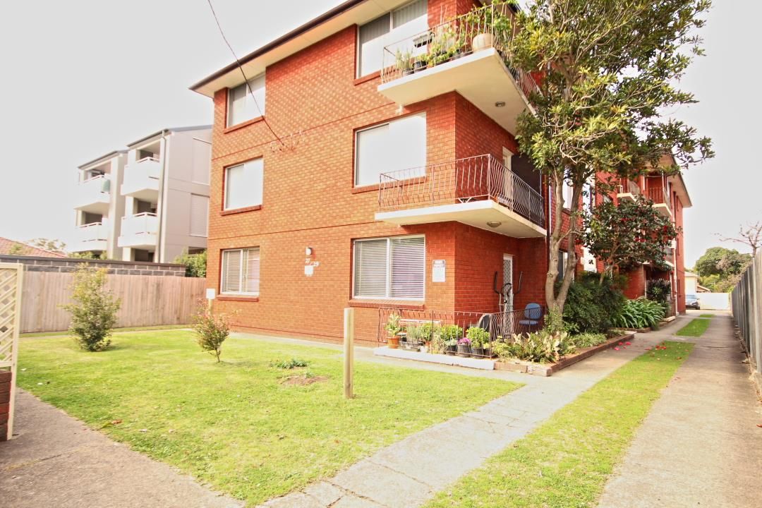 1 bedrooms Apartment / Unit / Flat in 12/27 Second Avenue CAMPSIE NSW, 2194