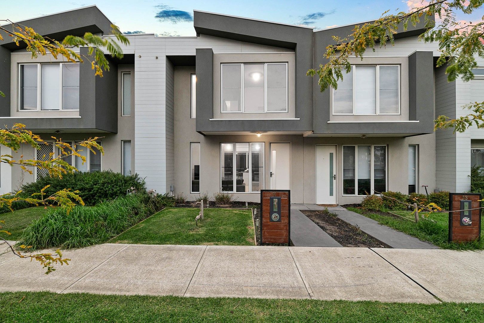 11 Pebblebeach Path, Cranbourne VIC 3977, Image 0