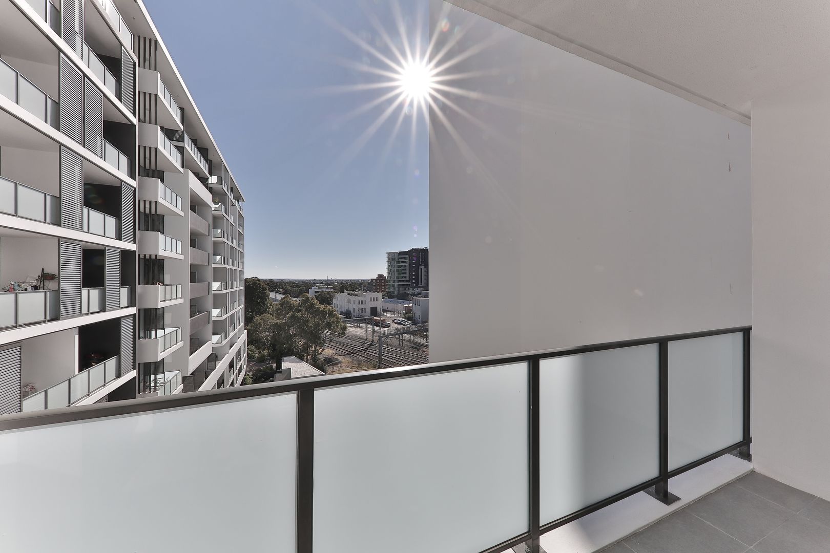 2 bedrooms Apartment / Unit / Flat in Level LV6, 610/1D Greenbank  Street HURSTVILLE NSW, 2220